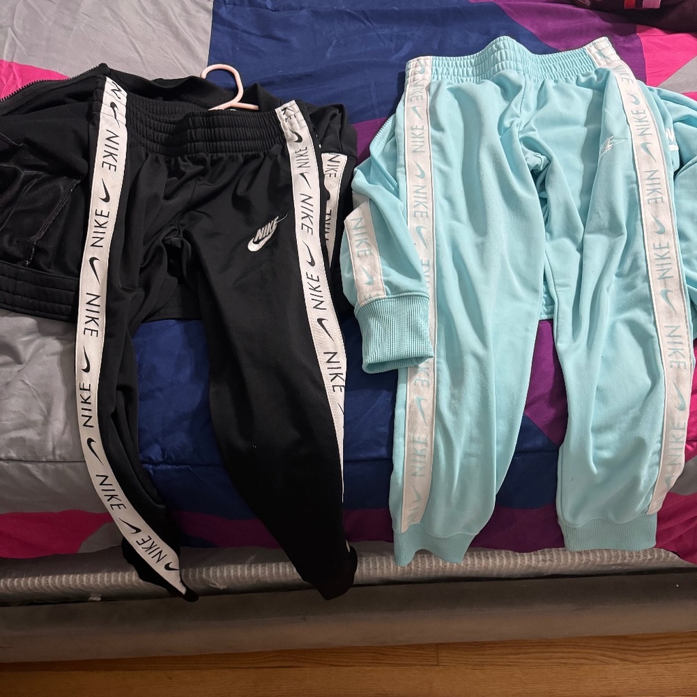 2 Kids Nike Jogging Suit